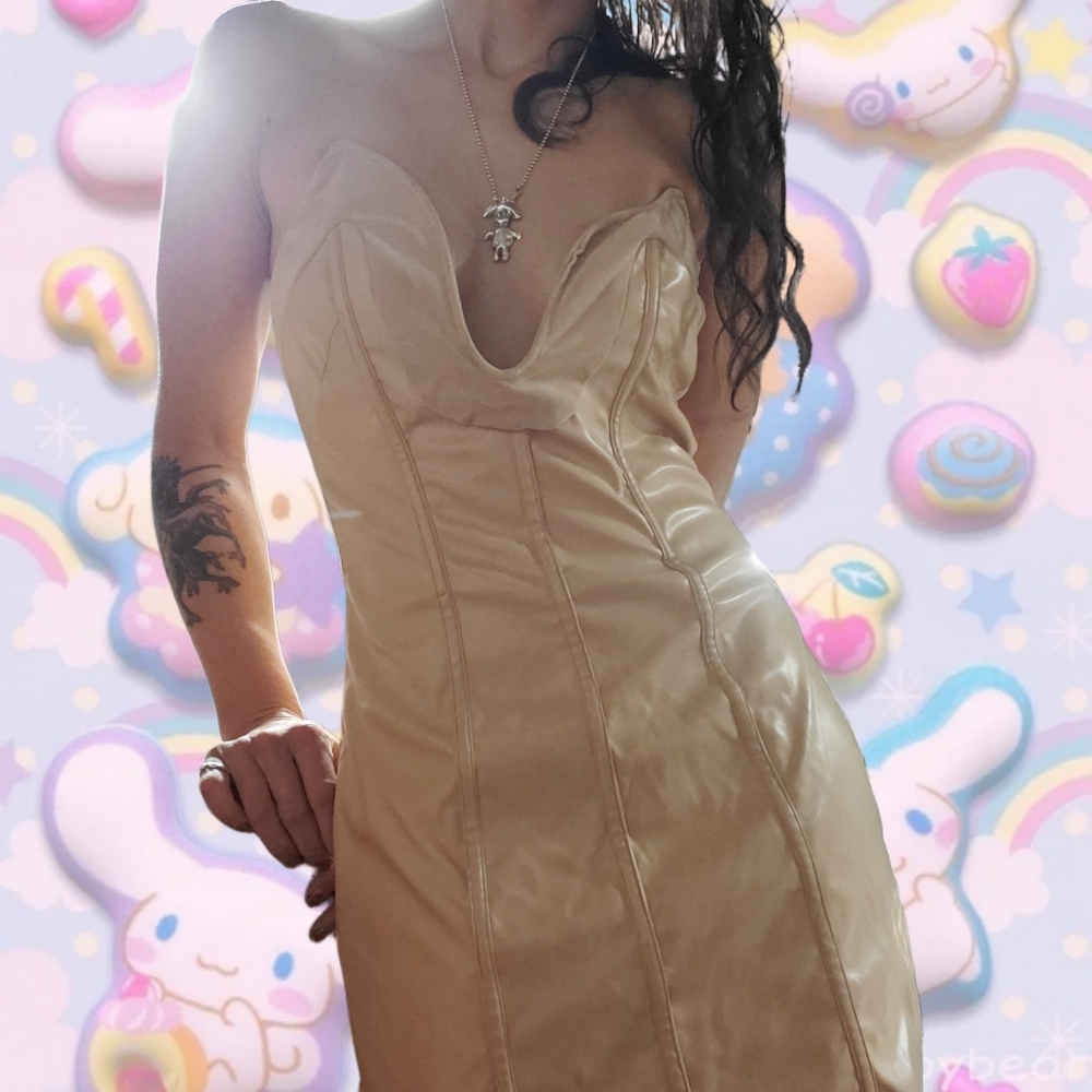 MURCI Nude Plunge Strapless Mini Dress